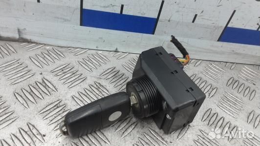 Замок зажигания volkswagen touareg 7L (KBG26J101)