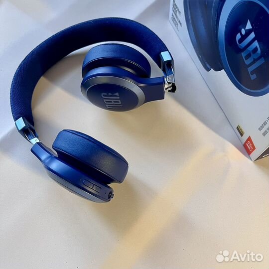 Беспроводные наушники JBL live 670 NC