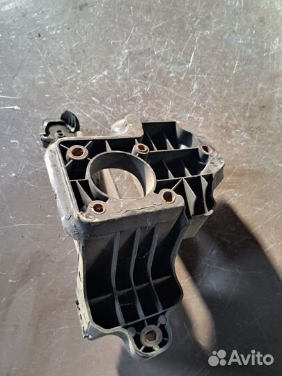 Педаль тормоза в сборе Skoda Fabia