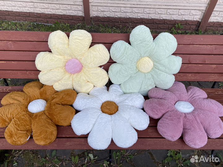 Декоративная подушка ромашка