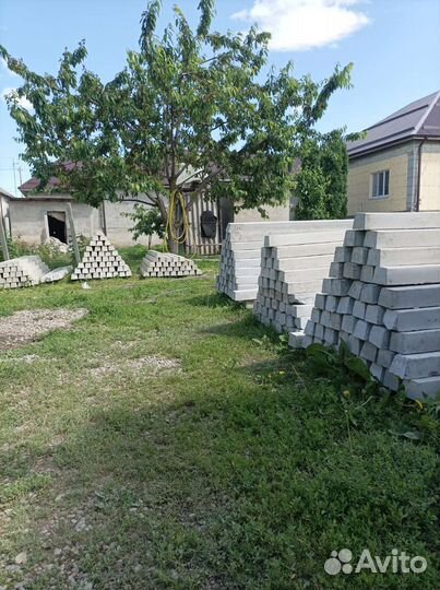 Бетонные столбы