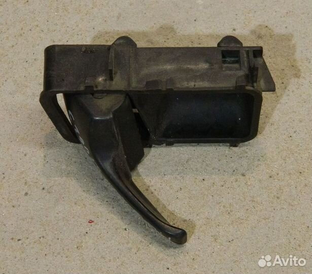 Ручка внутренняя левая VW Passat B3