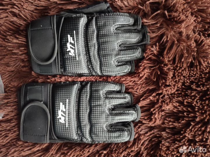 Перчатки для единоборств