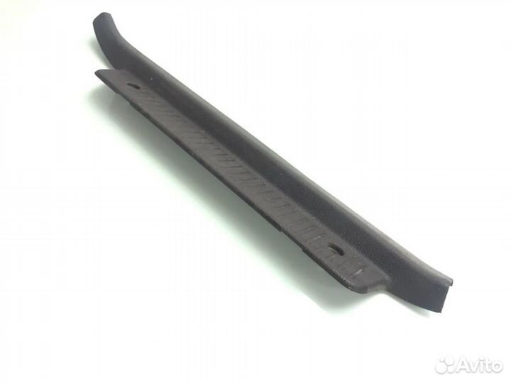 Накладка на порог задняя правая Toyota Corolla