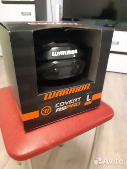 Хоккейный шлем