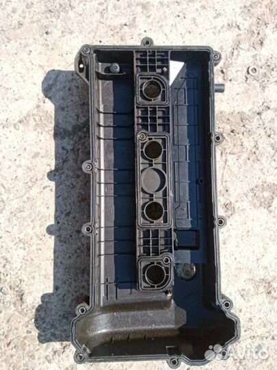 Клапанная крышка Ford Focus