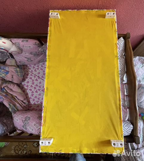 Пеленальная доска на кроватку