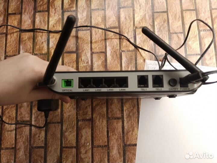 WI-FI роутер huaweyecholifehg8245, Poster R902