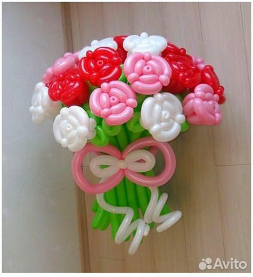 Букеты цветов из воздушных шаров для дамы