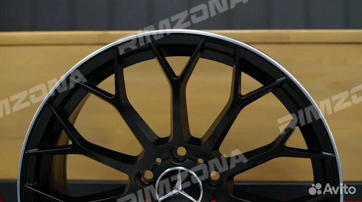 Литой диск в стиле Mercedes R18 5x112 sv