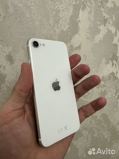 iPhone SE, 128 ГБ