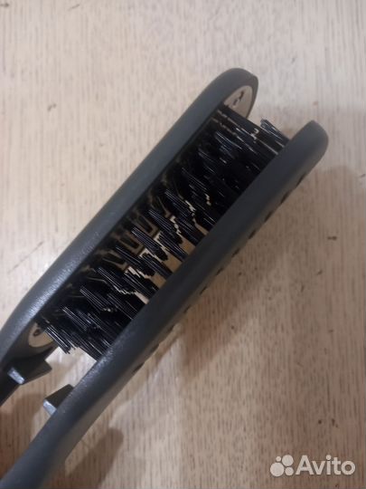 Расческа-выпрямитель волос