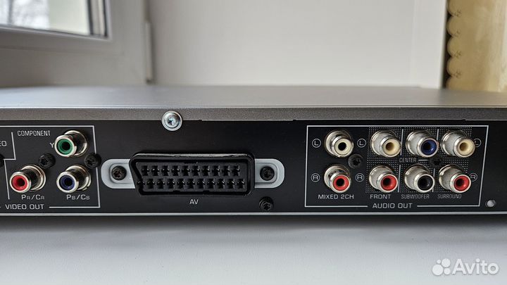 Проигрыватель лазерных дисков Yamaha DVD-S657