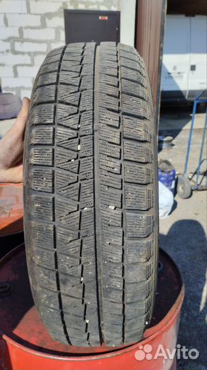 Bridgestone Blizzak VRX 205/60 R16 92S
