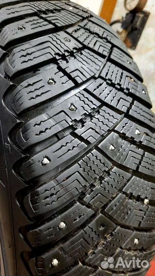 Goodyear Ultra Grip Ice Arctic 2 SUV 215/55 R17