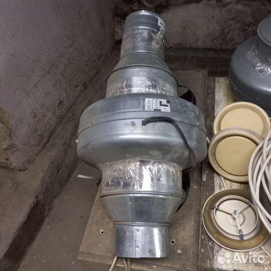 Канальный вентилятор 200