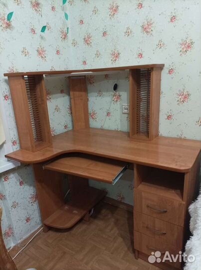 Компьютерный стол