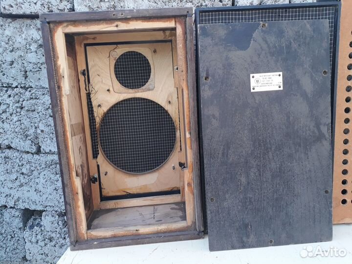 Старые корпуса советской акустики