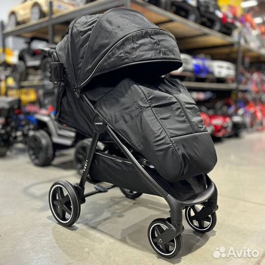 Прогулочная коляска новая
