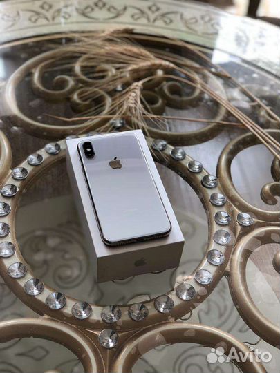 Телефон iPhone X 64gb