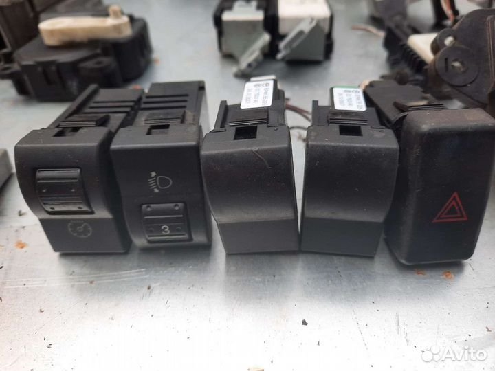 Mazda Мазда 3бк 2003-2008, кнопка блоки плафон