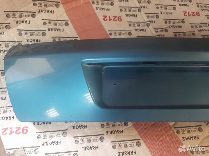 Накладка двери багажника Citroen C4 picasso 2.0 I