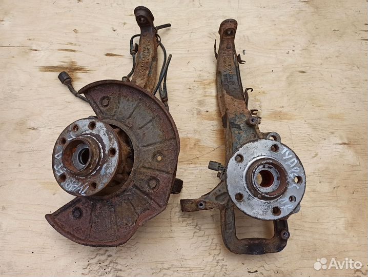 Кулак поворотный Volkswagen Touareg 7L