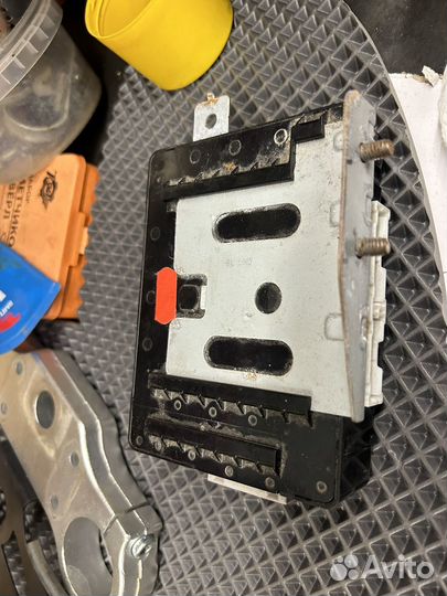 Блок управления центральных замков kia Sportage3