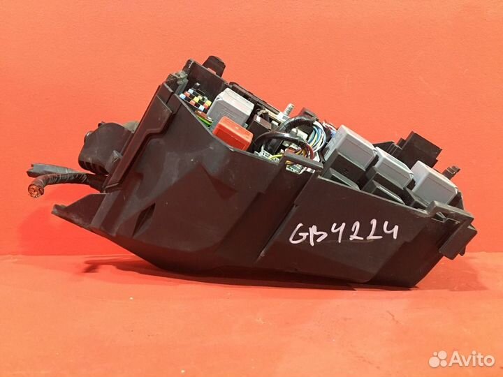 Блок предохранителей под капот Land Rover Range