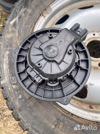 Моторчик печки Kia Rio 3 solaris