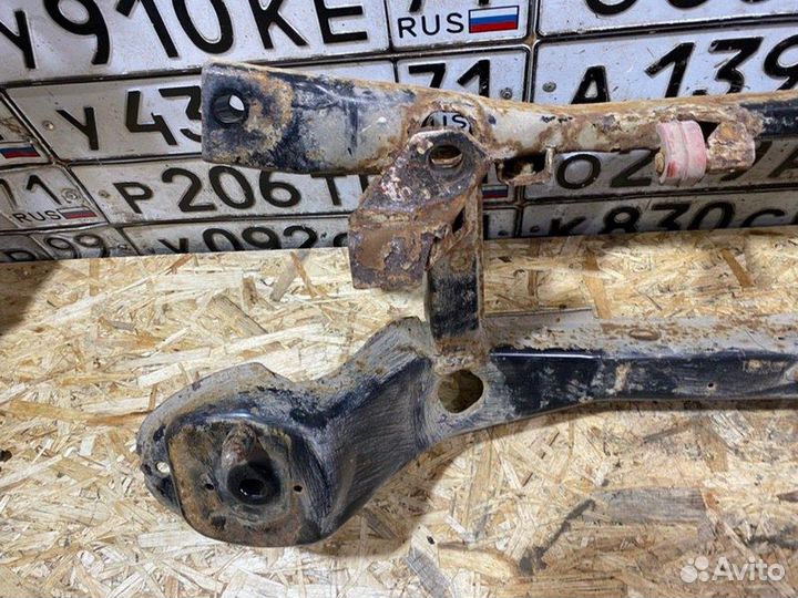 Задний подрамник Ford Focus универсал 1.8 2006