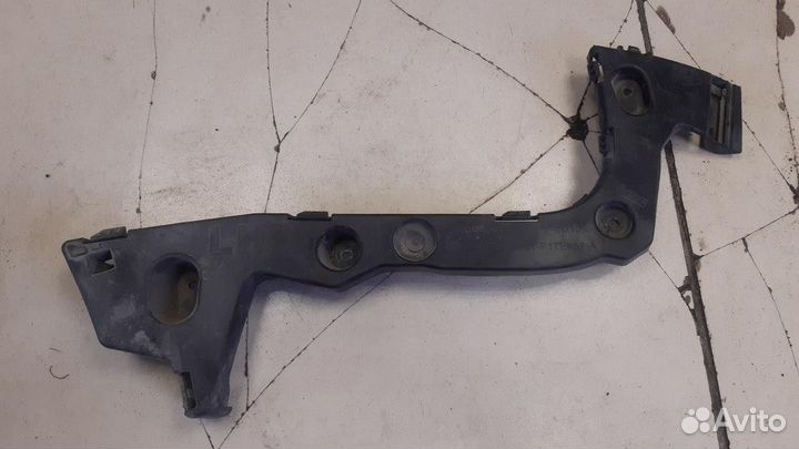 Направляющая заднего бампера левая Ford Focus