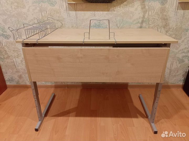 Письменный стол