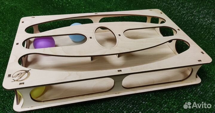 Игровая платформа для кошек с шариками