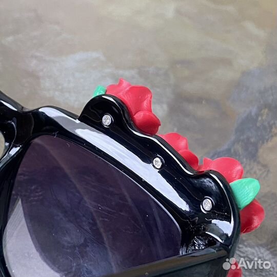 Солнцезащитные очки