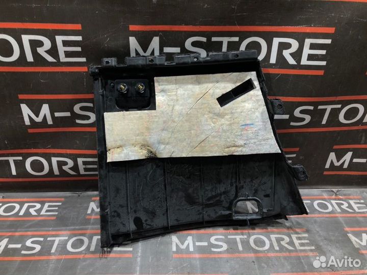 Обшивка багажника левая Bmw X5 E53 M54B30 2005