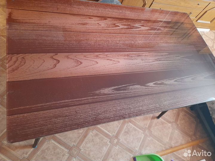 Кухонный стол стеклянный