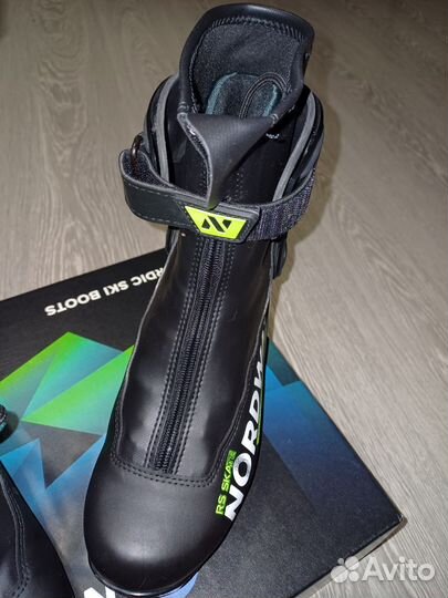 Ботинки для коньковых лыж