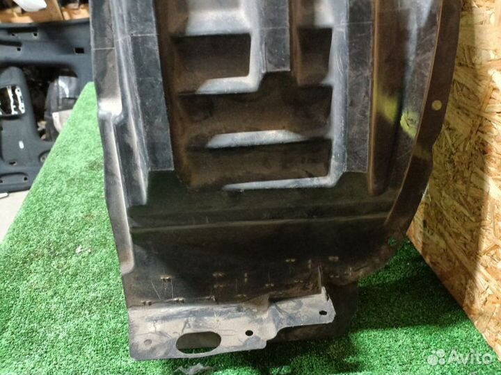 Защита арок (подкрылок) передняя левая Mitsubishi