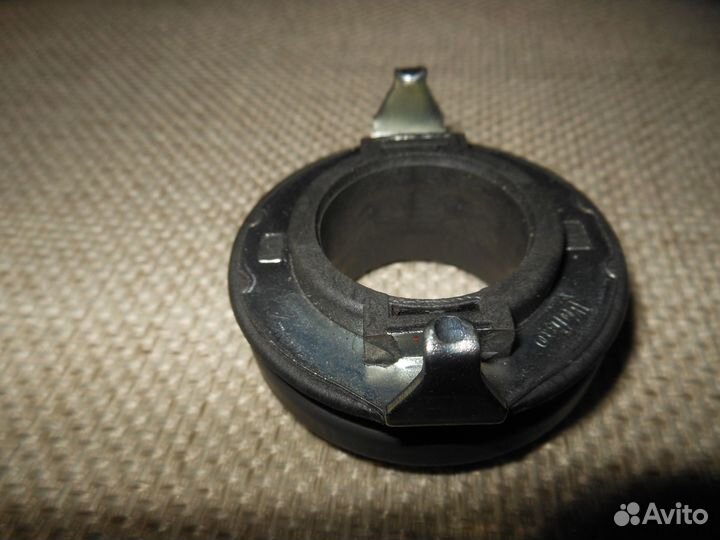 Выжимной подшипник сцепления