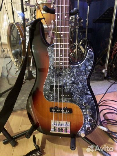 Fender American Deluxe Precision
