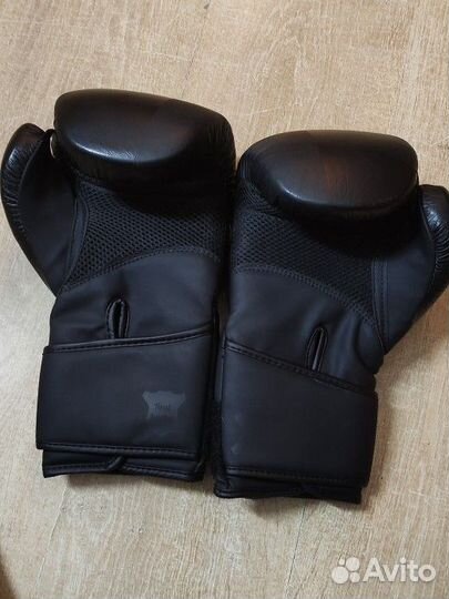 Боксерские перчатки 14 oz
