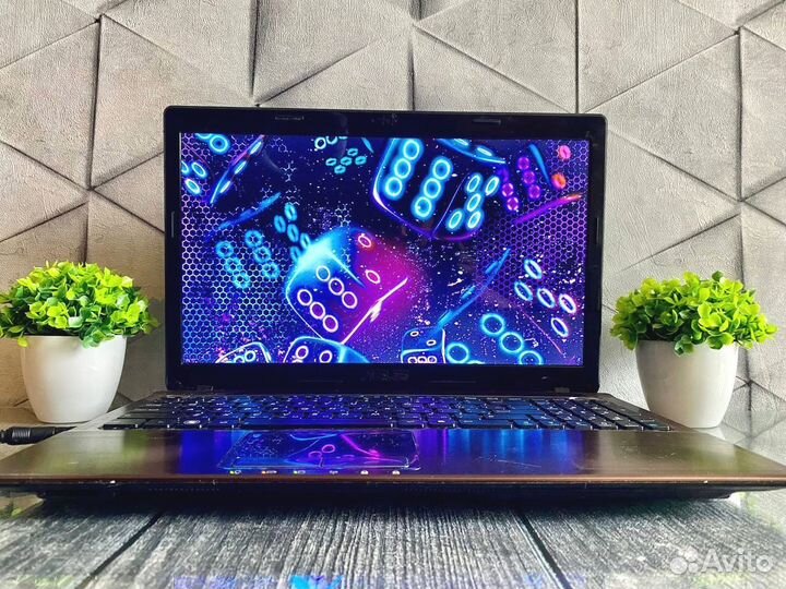 Ноутбук asus/i3/HDD500GB/GT520MX