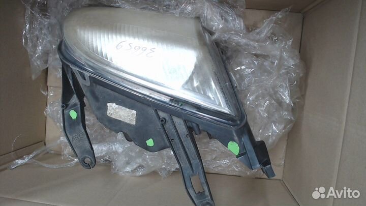 Фара (передняя) Ford Fusion, 2004