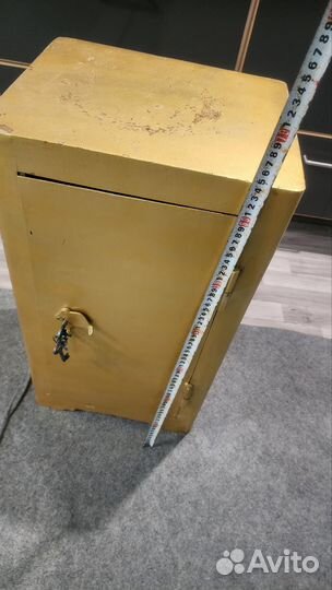 Сейф металлический