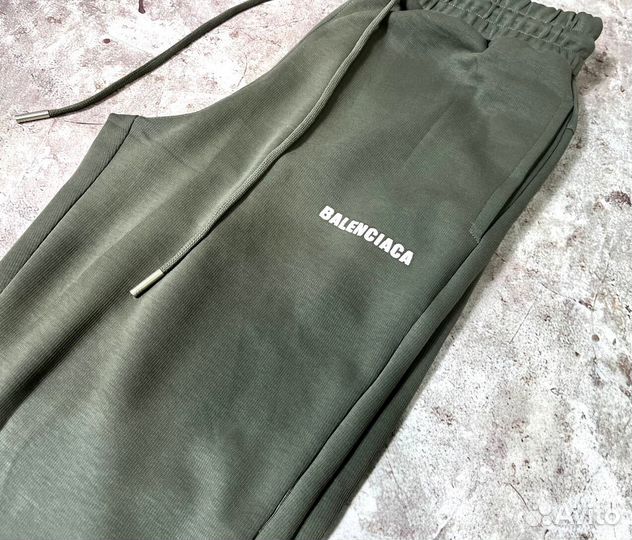 Спортивные костюмы Balenciaga