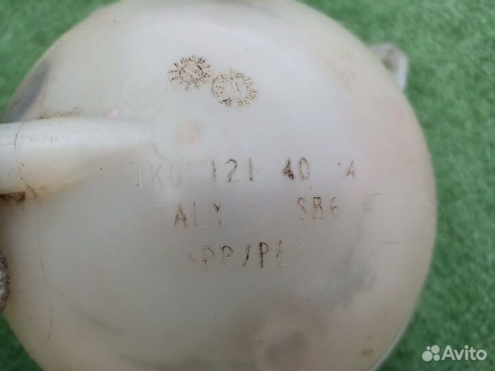 Бачок расширительный Volkswagen Jetta седан 1.6