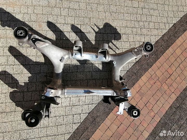 Задняя балка подрамник BMW G30