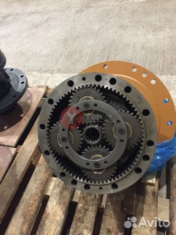 Поворотный редуктор Hyundai R55W-9 31M8-10140