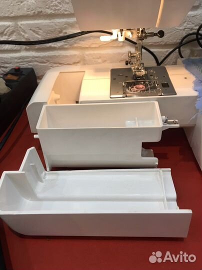 Швейная машина Husqvarna Emerald 116